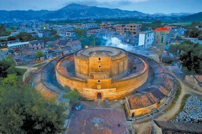臺媒看大陸：福建漳州錦江樓內(nèi)高外低、氣勢恢宏