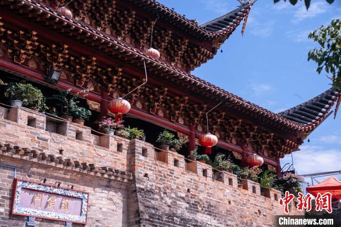 福建建甌有著“八閩首府”之稱。圖為建甌現(xiàn)存的四座古代城門之一通仙門?！±钅宪?攝
