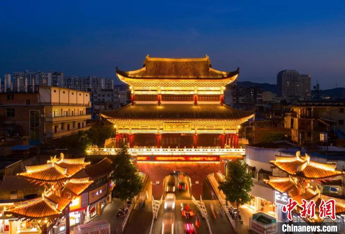 圖為建甌鼓樓?！∴噺?qiáng) 攝