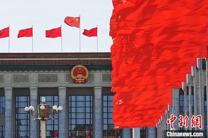 資料圖：人民大會(huì)堂前。