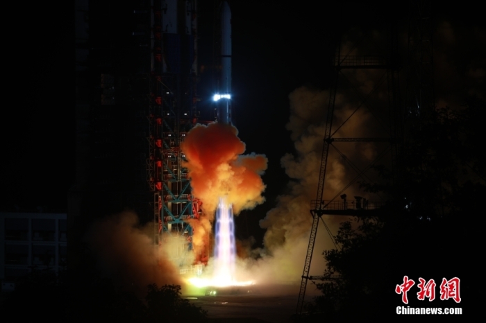 圖為發(fā)射現(xiàn)場。 <a target='_blank' href='/'>中新社</a>發(fā) 應(yīng)龍飛 攝