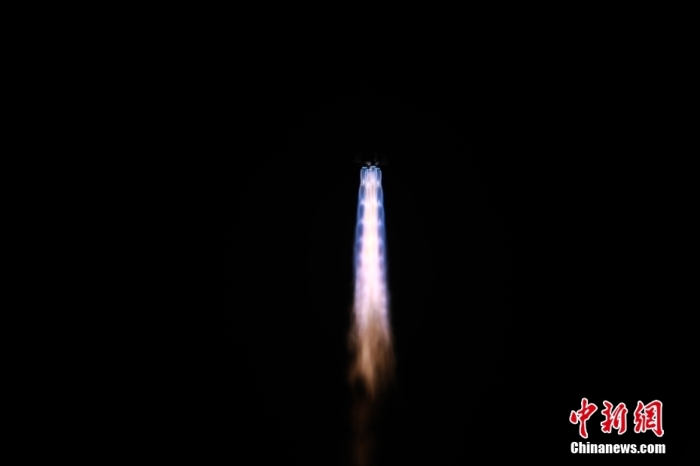 圖為發(fā)射現(xiàn)場。 <a target='_blank' href='/'>中新社</a>發(fā) 應(yīng)龍飛 攝