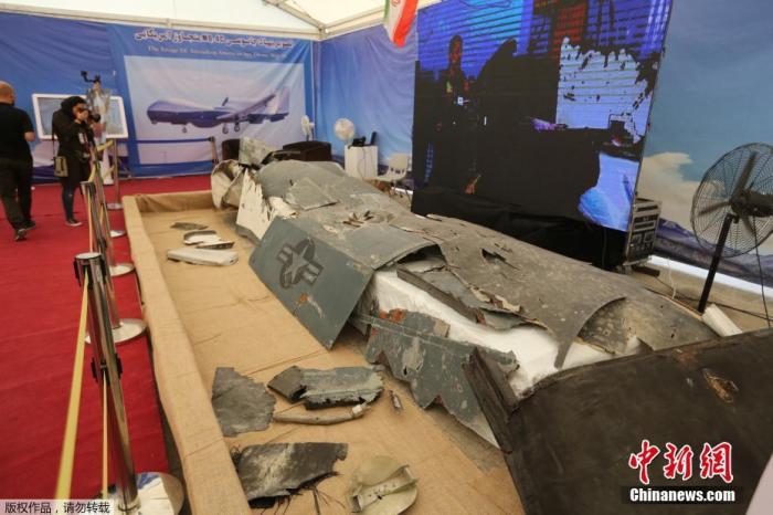 2019年9月21日，伊朗革命衛(wèi)隊展示被擊落的美軍無人機(jī)碎片。