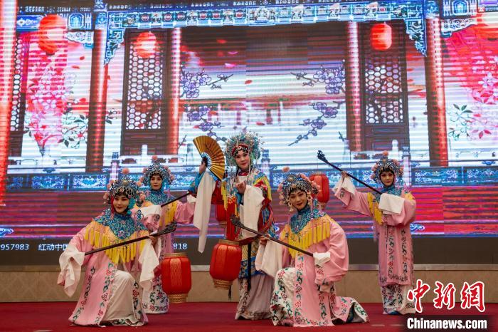 海峽兩岸非物質(zhì)文化遺產(chǎn)展演大會10月26日在山東省濰坊市舉辦?！』顒又鬓k方供圖