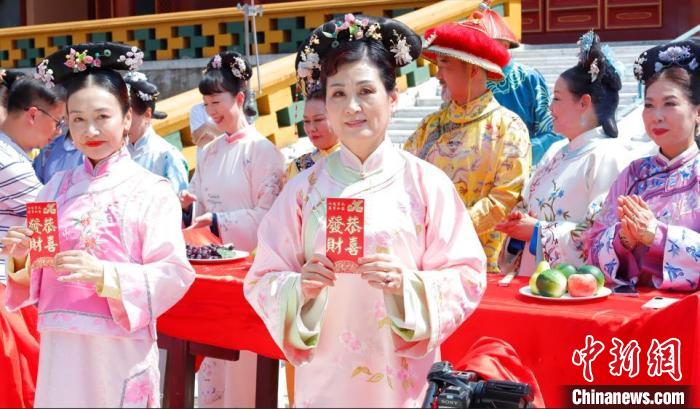 微電影《甄嬛傳》開機(jī)現(xiàn)場?！M影 供圖