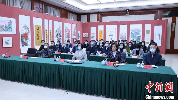 10月27日上午，臺(tái)盟中央學(xué)習(xí)貫徹中共二十大精神座談會(huì)在臺(tái)盟中央機(jī)關(guān)禮堂召開。圖為會(huì)議現(xiàn)場(chǎng)?！∨_(tái)盟中央供圖