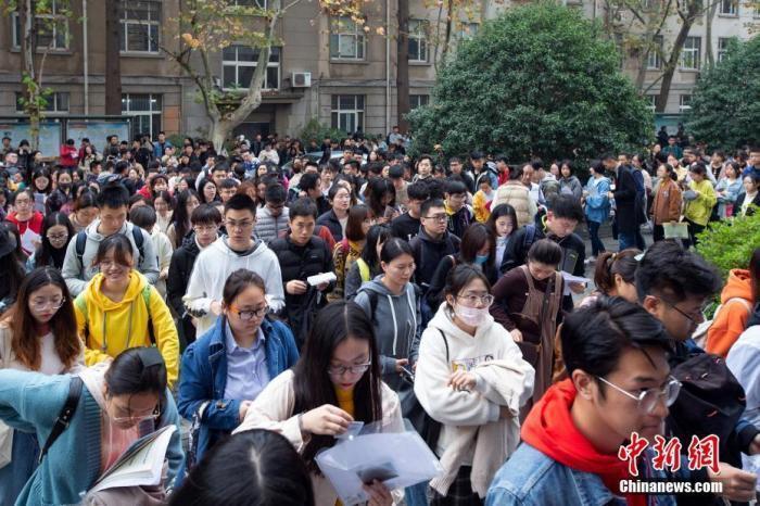 資料圖：考生參加國(guó)考筆試。 <a target='_blank' href='/'>中新社</a>發(fā) 蘇陽(yáng) 攝
