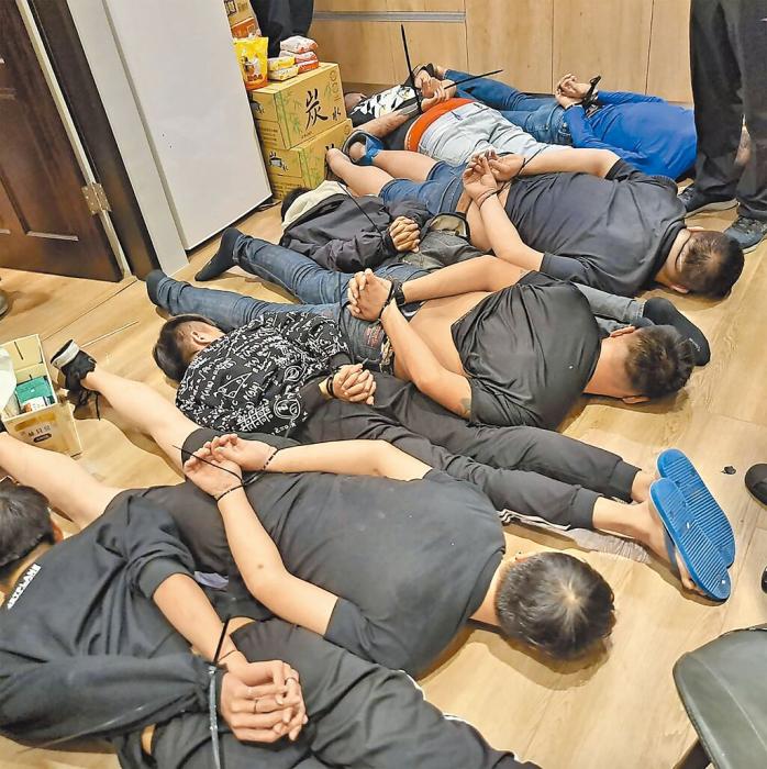 圖為落網的詐騙集團共犯。圖片來源：臺灣《中國時報》 警方提供