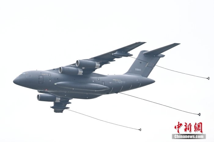 運油-20首次在中國航展空中飛行展示。<a target='_blank' href='/'>中新社</a>記者 陳驥旻 攝 