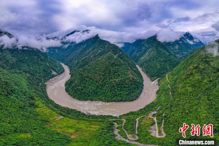 墨脫縣雅魯藏布江林多大拐彎全景。(無人機(jī)照片) 李國燾 攝