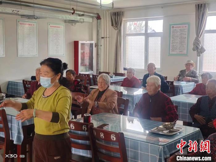 (資料圖)山東淄博從“一餐熱飯”破題養(yǎng)老服務“最后一公里”?！∈茉L者供圖