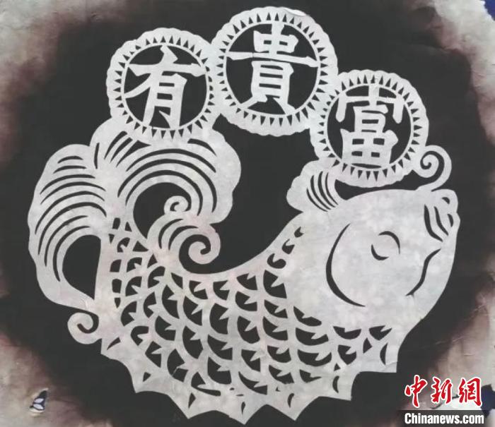 李淑英制作的熏畫(huà)?！∮诰?攝