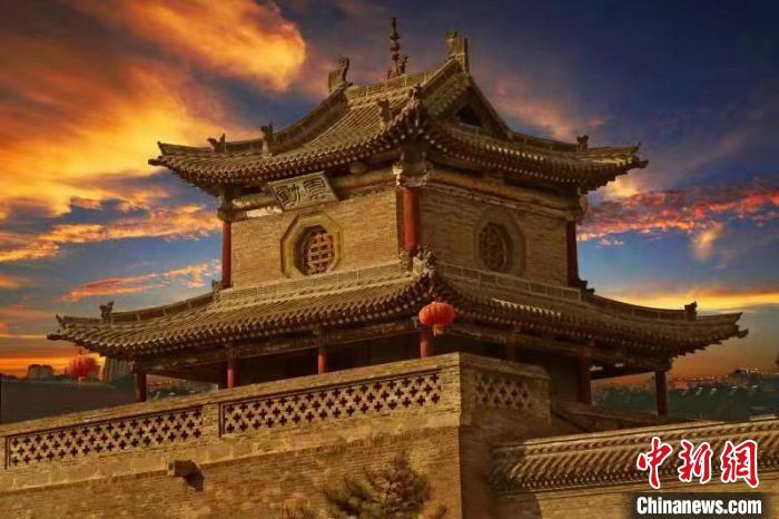 圖為秦丙和的攝影作品?！∏乇?攝