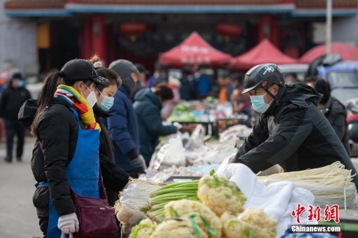 近日，太原市各城區(qū)穩(wěn)步推進(jìn)市場(chǎng)主體復(fù)工復(fù)市。 <a target='_blank' href='/'>中新社</a>記者 韋亮 攝