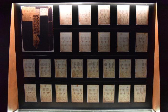 侵華日軍第七三一部隊罪證陳列館新展出的《關(guān)東軍防疫給水部留守名簿》。(新華社記者楊思琪 攝)