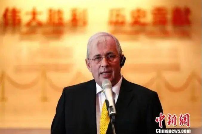 圖片圖為約翰·拉貝之孫托馬斯·拉貝。 富田 攝