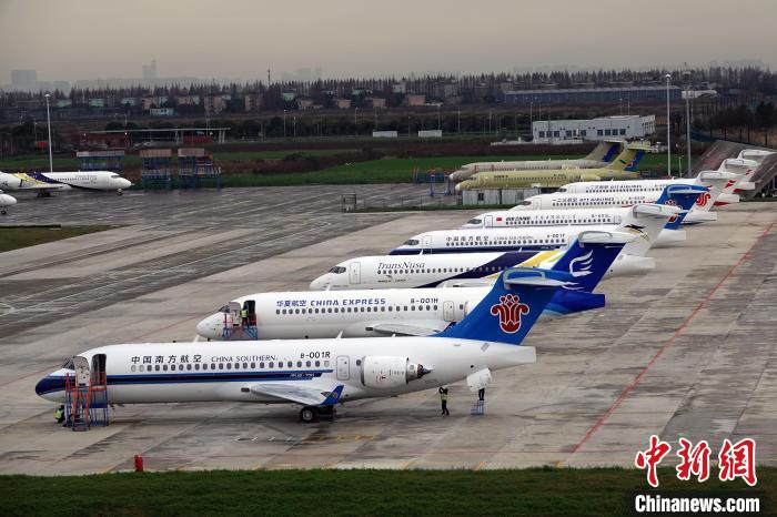 中國ARJ21飛機交付百架迎來批量化生產(chǎn)規(guī)?；\營系列化發(fā)展