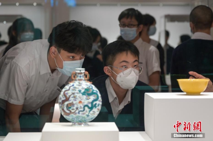 資料圖：圖為學(xué)生參觀香港故宮文化博物館。 陳永諾 攝