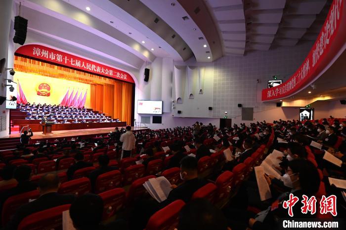 漳州市第十七屆人民代表大會第二次會議現(xiàn)場?！埥鸫?攝