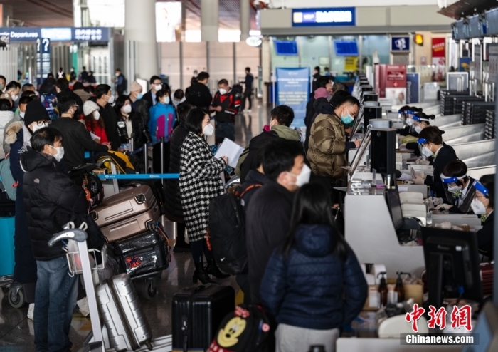 1月8日，中國對(duì)新冠病毒感染實(shí)施“乙類乙管”，根據(jù)國際疫情形勢和各方面服務(wù)保障能力，有序恢復(fù)中國公民出境旅游。 <a target='_blank' href='/'>中新社</a>記者 侯宇 攝