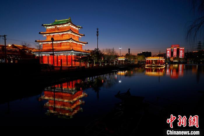 北京奧林匹克塔、CBD建筑群除夕上演燈光秀迎新春