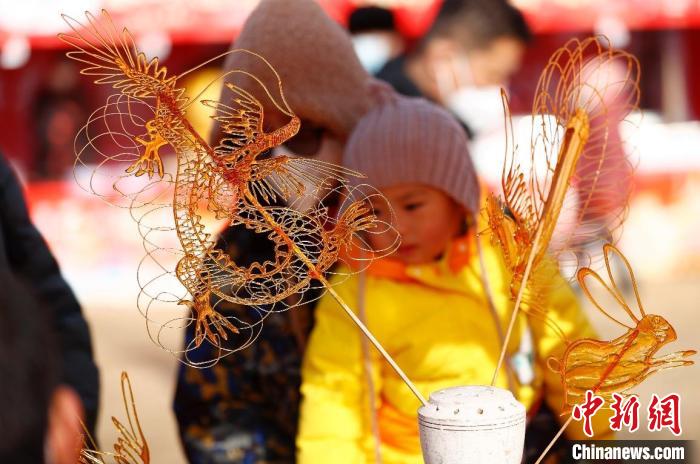 北京消費季“2023——年花豐食大集”正月初一在北京世界花卉大觀園開市。　<a target='_blank' href='/'>中新社</a>記者 富田 攝