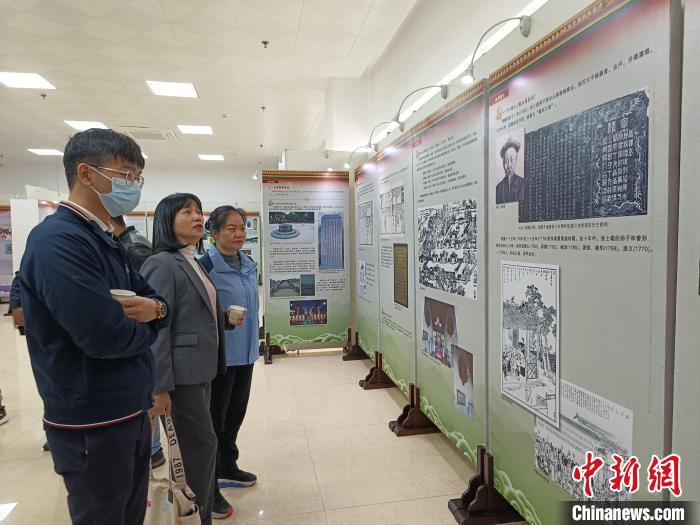 “漳州市‘科舉制度在臺灣——臺灣進士專題展’縣區(qū)巡展第一站龍文站”活動現場?！×握涿?攝