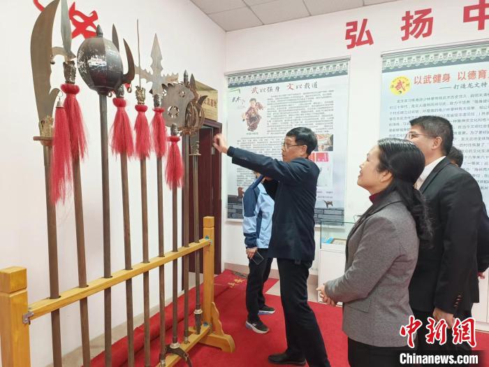 “龍文武術‘遷臺記憶’物品歸集展”活動現場?！×握涿?攝