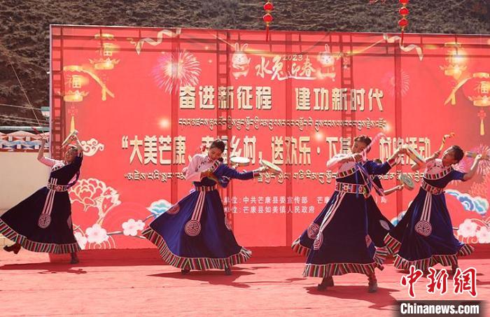 舞蹈《吉祥熱巴》?！∶⒖悼h委宣傳部供圖