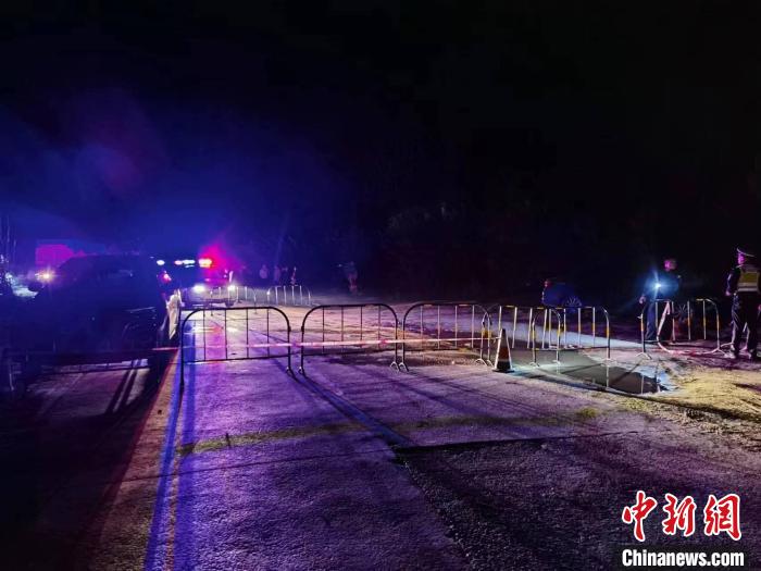 步頭大橋?qū)嵤┕苤?。　賀州市委宣傳部供圖