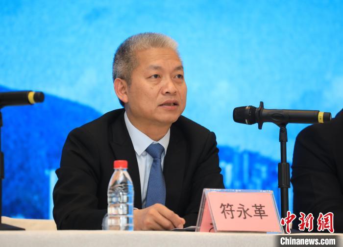 橫琴粵澳深度合作區(qū)執(zhí)委會副主任符永革在介紹政策出臺的背景意義?！￡P(guān)銘榮 攝