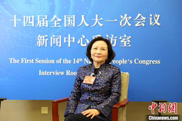 十四屆全國人大一次會議即將在北京召開。3月3日，來自臺灣團(tuán)的全國人大代表陳云英在北京接受中新社等媒體采訪。2003年以來，陳云英已連續(xù)擔(dān)任五屆全國人大代表。 中新社記者 朱賀 攝