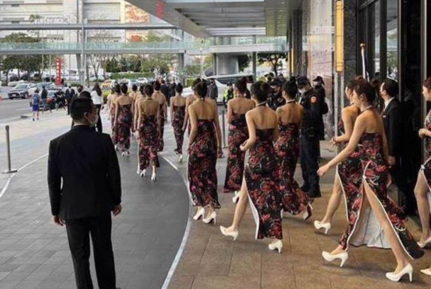 “明仁會”高調(diào)辦春酒，引來臺北市警方重兵看管