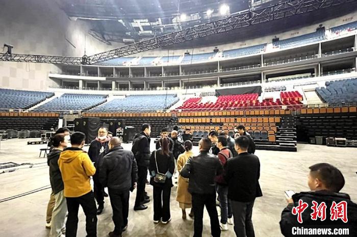 四川成都：萬人嗨歌激情回歸演出市場火熱復蘇