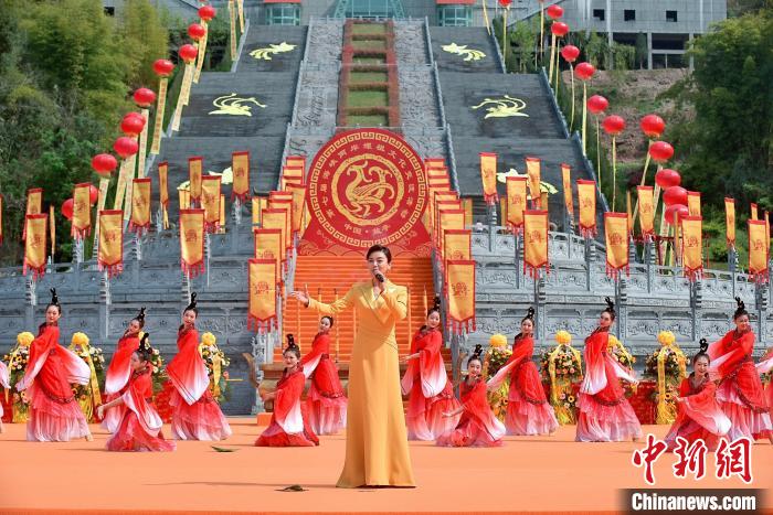 華夏母親嫘祖故里拜謁大典現(xiàn)場?！←}亭縣委宣傳部供圖