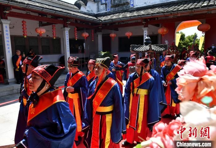 圖為兩岸宗親信眾共祭開閩三王。　呂明 攝