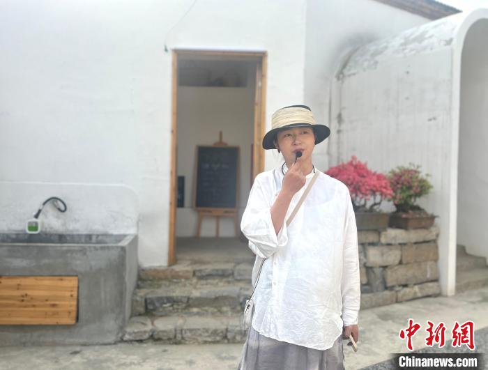 2018年，銅陵市郊區(qū)政協(xié)常委胡婷婷也選擇回到家鄉(xiāng)，選擇做一名“新農(nóng)人”?！Μ|瑋 攝