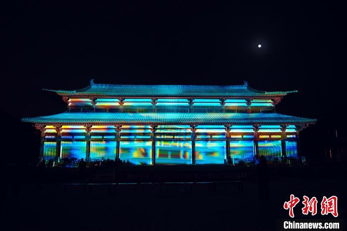 新和縣唐安西都護府文化園夜景。　新和縣唐安西都護府文化園提供