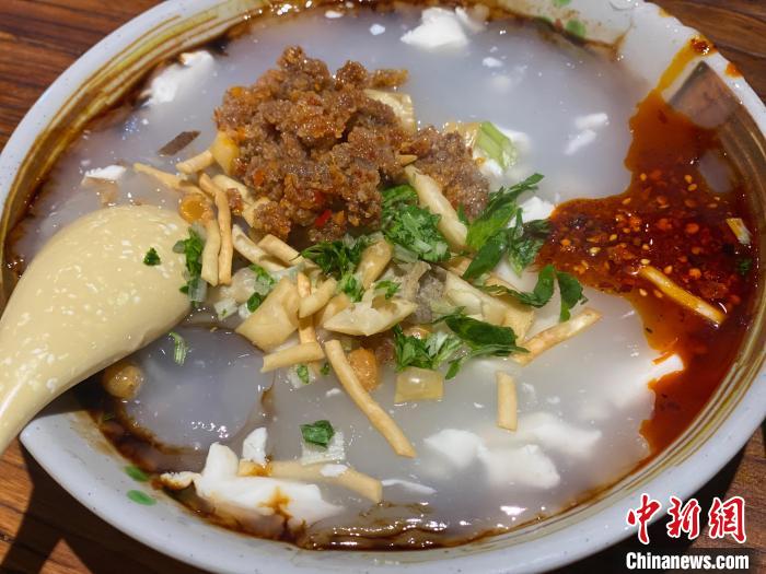 圖為明媛熙拍攝的樂山美食圖片。　受訪者供圖