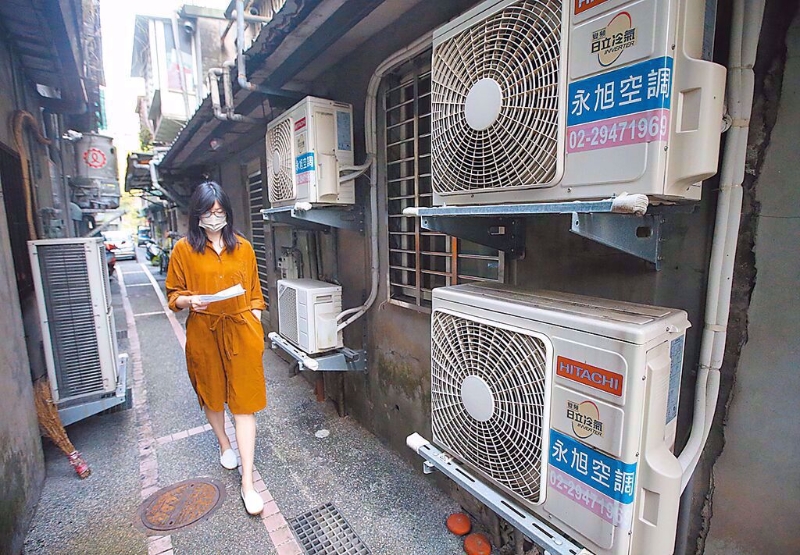 民進(jìn)黨民代洪申翰4日舉辦記者會(huì)，會(huì)中有專家表示，“臺(tái)灣不缺電，缺的是節(jié)約能”。（圖源：臺(tái)灣“中時(shí)新聞網(wǎng)”）