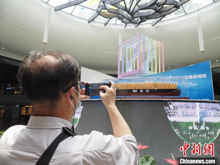 上海開啟科普地鐵行活動，向公眾展示重要科學(xué)設(shè)施及科技發(fā)展?！∩虾？破盏罔F行活動主辦方 供圖