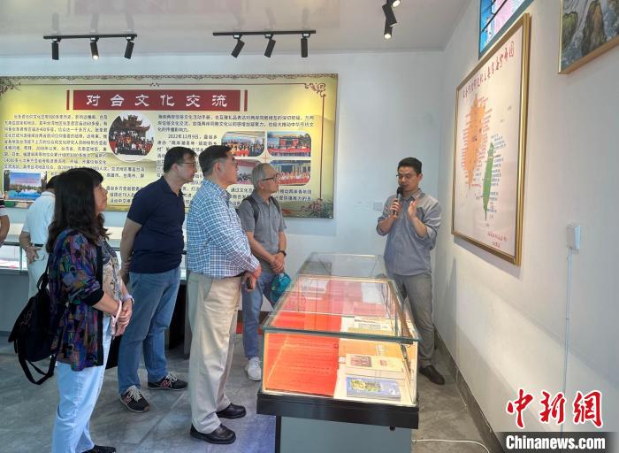 參訪方壺巖張圣君母殿，了解其歷史文脈以及在兩岸的發(fā)展情況?！∴嵔?攝