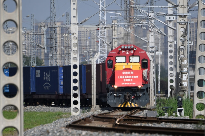 2022年8月31日，載有土庫曼斯坦甘草中藥材原料的中歐班列回程列車抵達(dá)西安國際港站。（圖源：新華網(wǎng)）