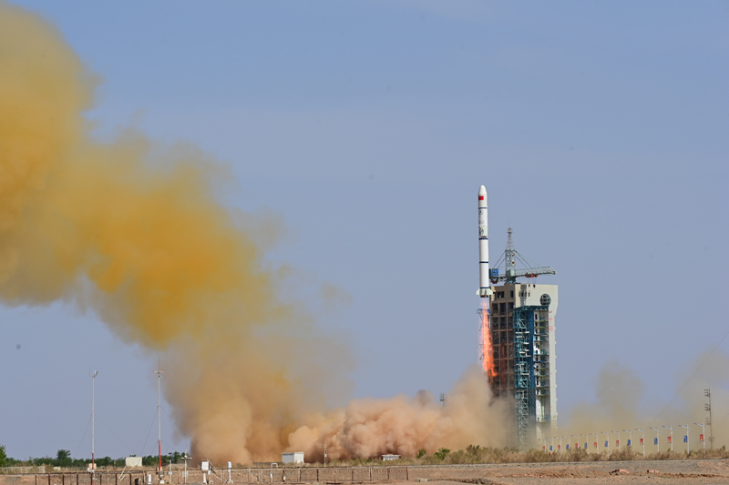 首顆內(nèi)地與澳門(mén)合作研制的空間科學(xué)衛(wèi)星“澳門(mén)科學(xué)一號(hào)”發(fā)射現(xiàn)場(chǎng)。（圖源：新華網(wǎng)）