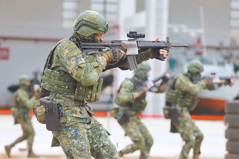 去年志愿士兵不適服役人數(shù)達4066人創(chuàng)近年新高，引發(fā)國軍戰(zhàn)力不足的討論。（示意圖／本報系資料照）.jpg