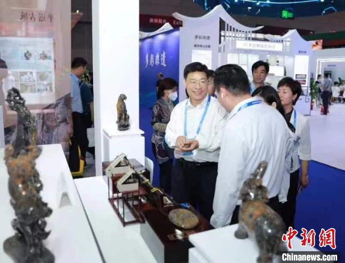 山西運城數(shù)百件文化精品亮相深圳文博會