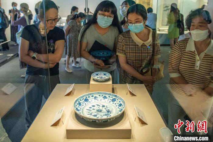 展覽現(xiàn)場(chǎng)?！⒅铱?攝