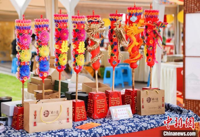 圖為重慶非遺——秀山龍鳳花燭?！≈貞c市文旅委供圖
