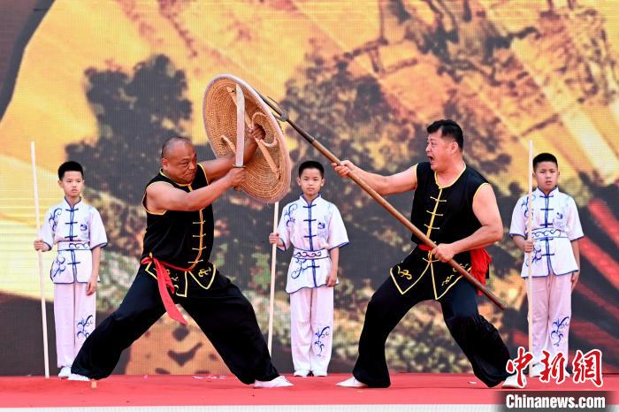武術(shù)非遺表演?！埥鸫?攝