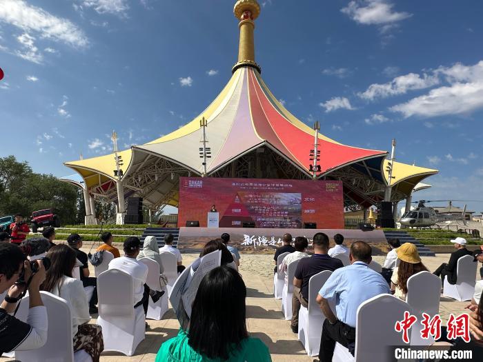 2023新疆特種旅游節(jié)開(kāi)幕，來(lái)自文旅行業(yè)協(xié)會(huì)、旅游景區(qū)、新聞媒體等前來(lái)參加此次旅游盛宴?！⊥跛汲?攝